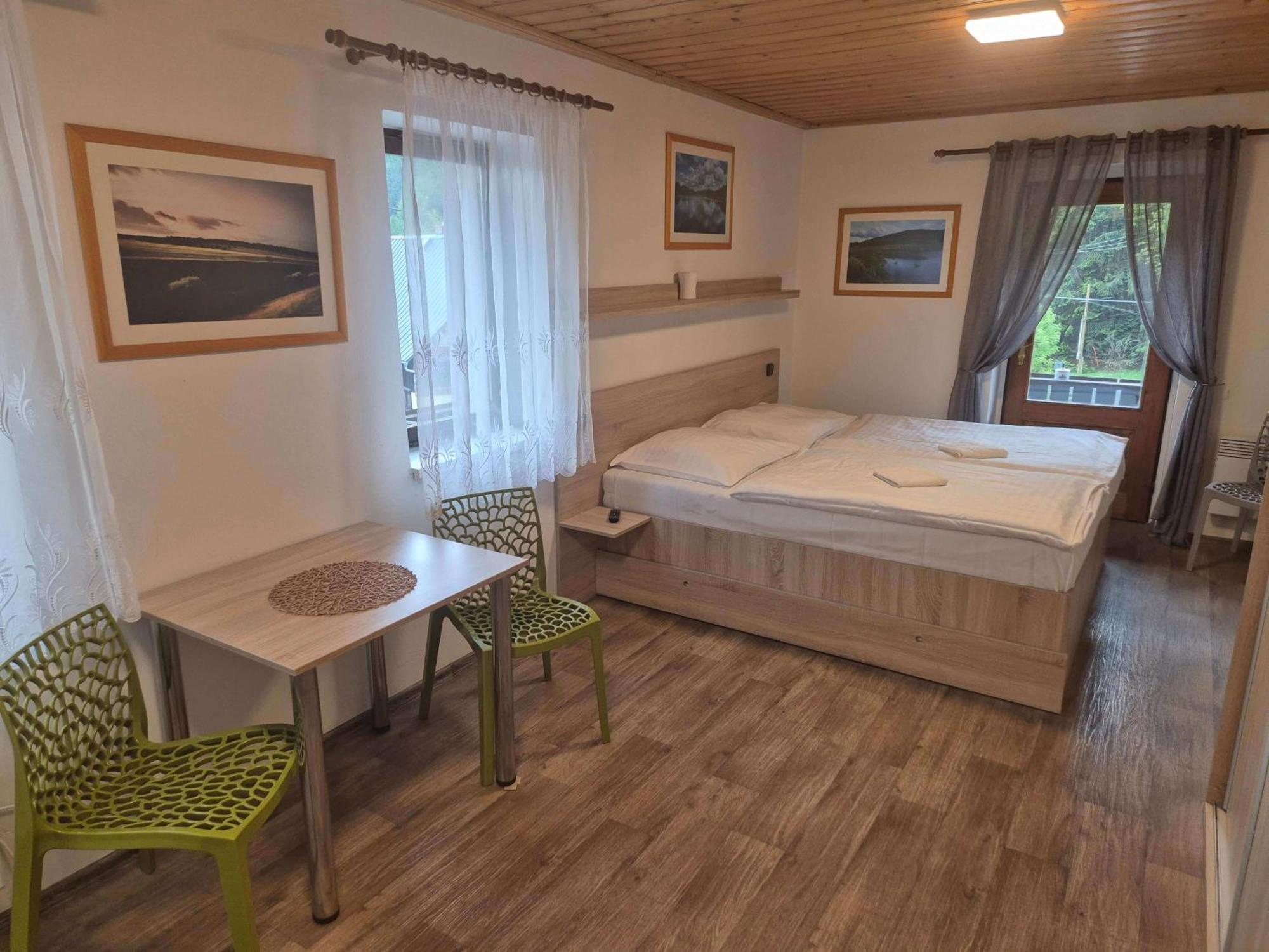 Penzion Hubert Mikulov v Krusnych Horach Экстерьер фото
